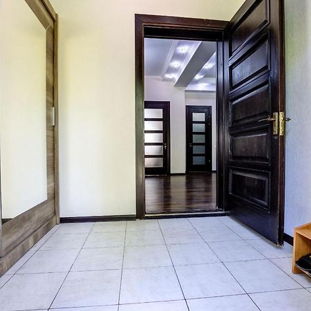 בישקק Opera Bed&Breakfast מראה חיצוני תמונה