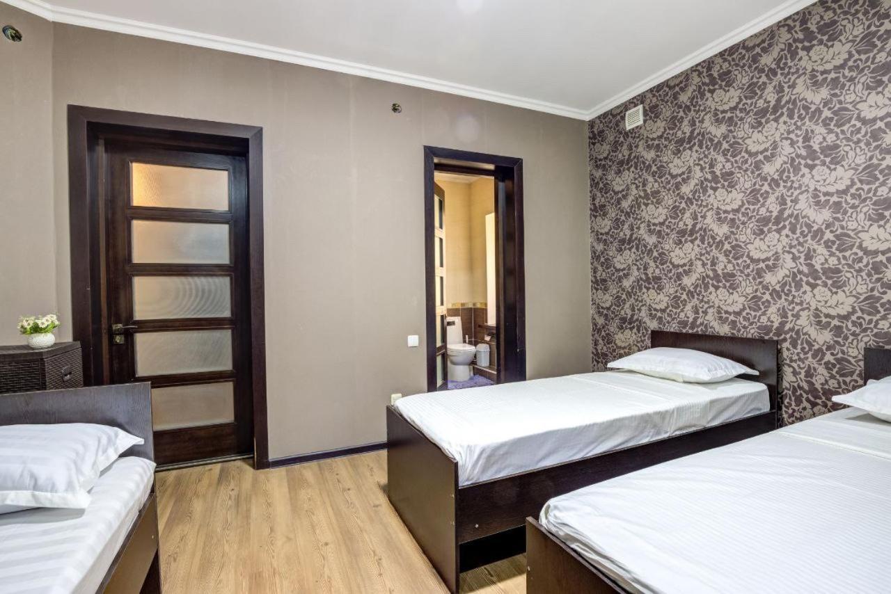 בישקק Opera Bed&Breakfast מראה חיצוני תמונה