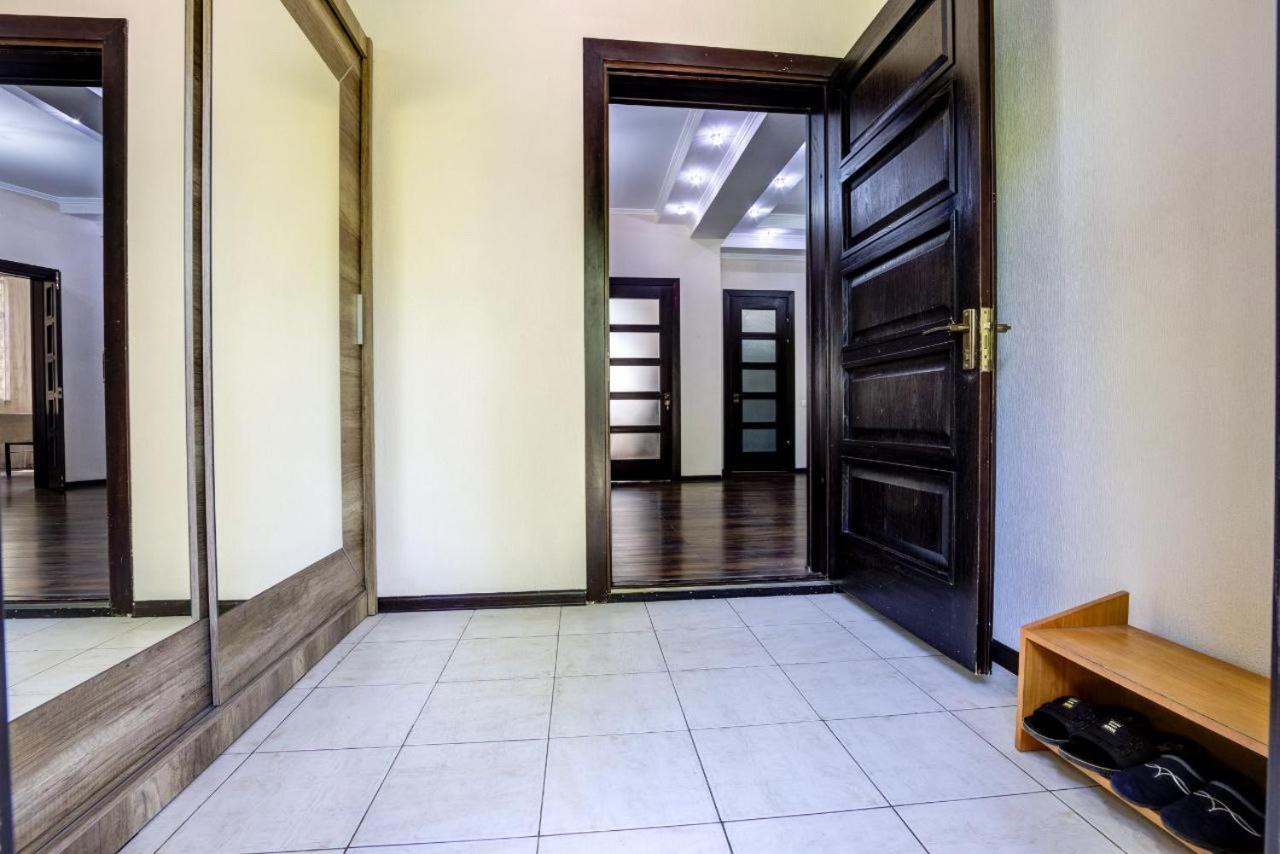 בישקק Opera Bed&Breakfast מראה חיצוני תמונה