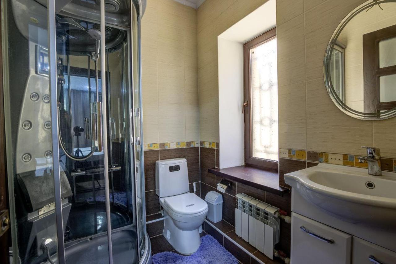 בישקק Opera Bed&Breakfast מראה חיצוני תמונה