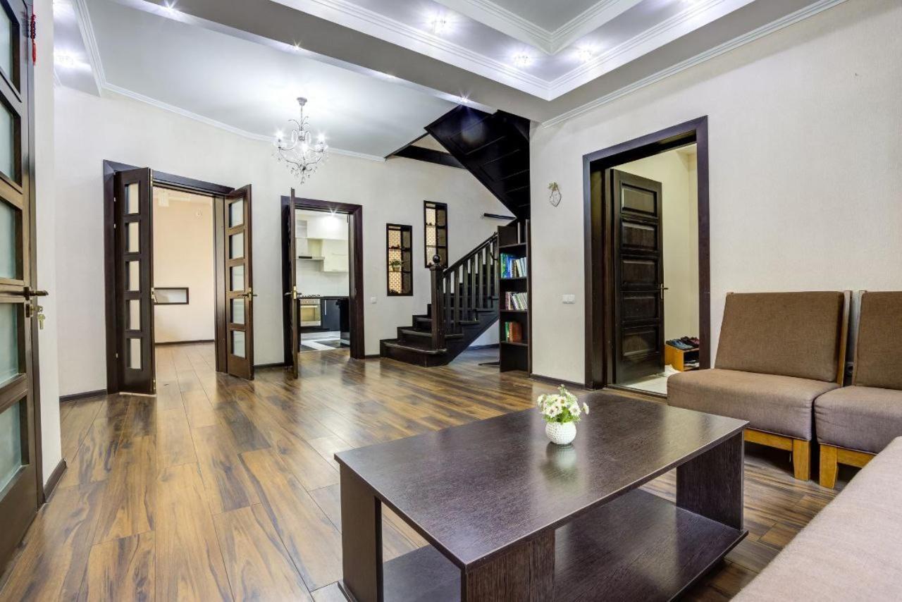 בישקק Opera Bed&Breakfast מראה חיצוני תמונה