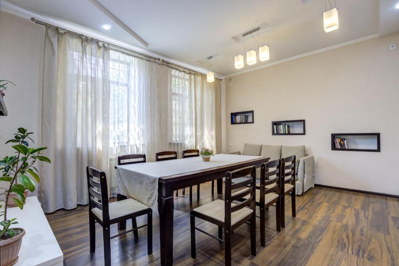 בישקק Opera Bed&Breakfast מראה חיצוני תמונה